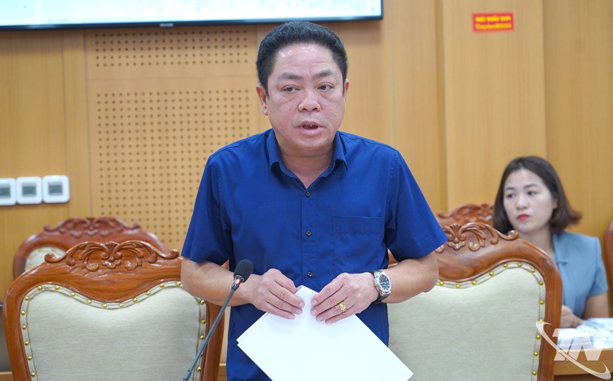 Ledarna för Phan Dinh Phung Wards folkkommitté diskuterade fallet med medborgaren Tran Van Suu