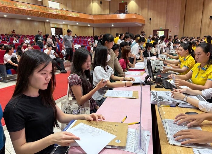 Vì sao nhiều trường vẫn chưa có thông tin tuyển sinh ĐH 2026? - Ảnh 1.