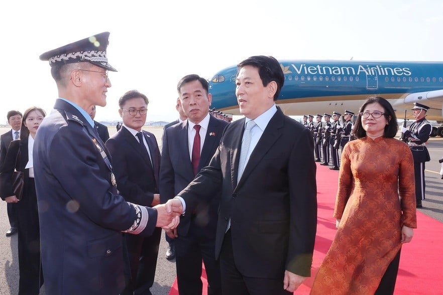 Az elnök megkezdte a 32. APEC csúcstalálkozóra Koreában tervezett programot 8372126 5.jpg