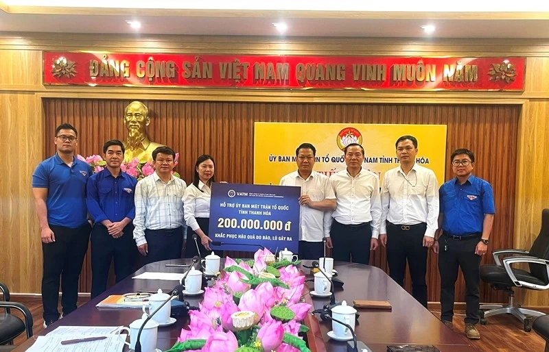 Per ettermiddagen 27. oktober hadde mer enn 59 milliarder VND blitt mottatt for å støtte mennesker som ble rammet av storm nr. 10.