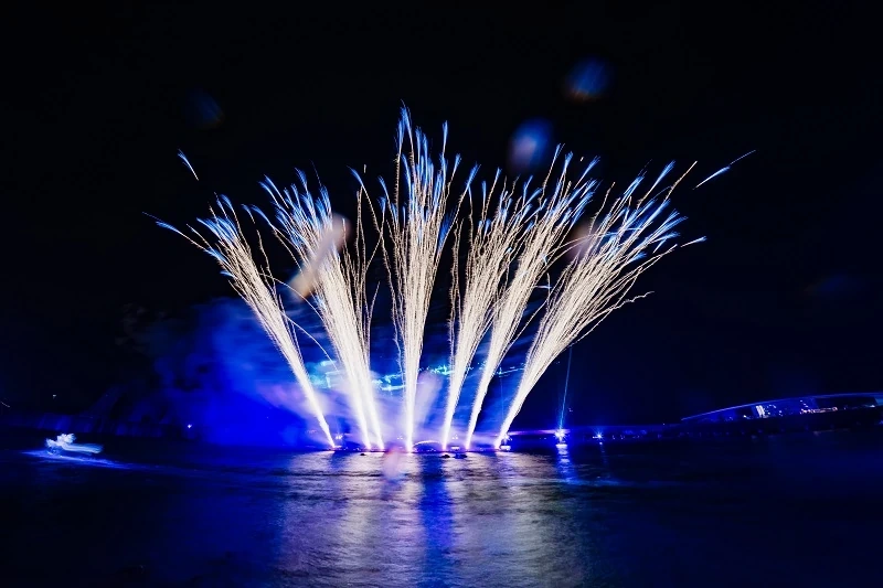 Публикуем первые панорамные снимки супершоу, которое вот-вот вернётся в море и небо Фукуока.