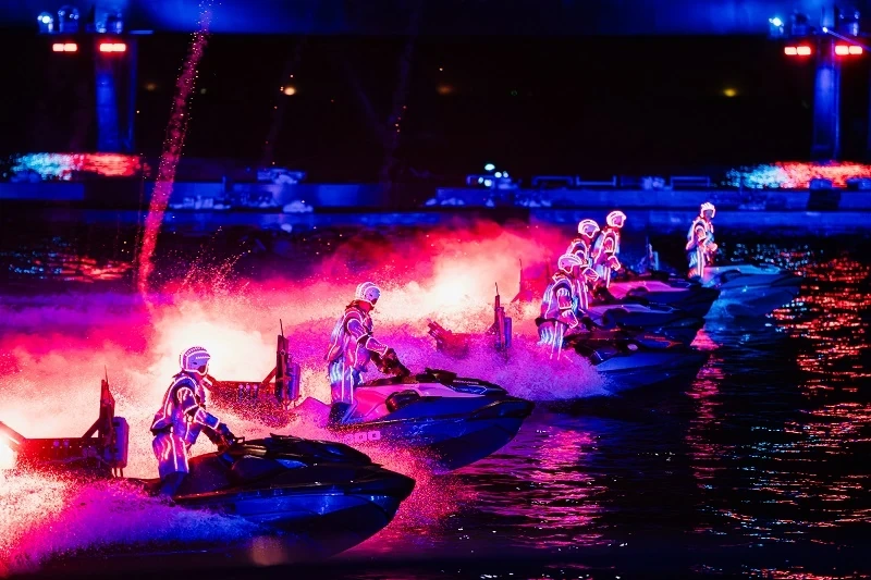 Публикуем первые панорамные снимки супершоу, которое вот-вот вернётся в море и небо Фукуока.