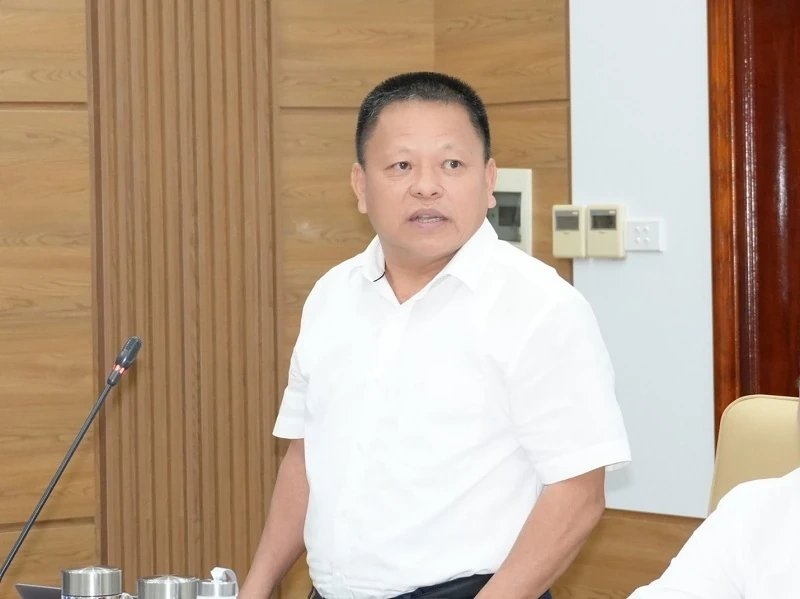 EVNNPC:s styrelseordförande Do Nguyet Anh arbetar med Thanh Hoa Electricity Company
