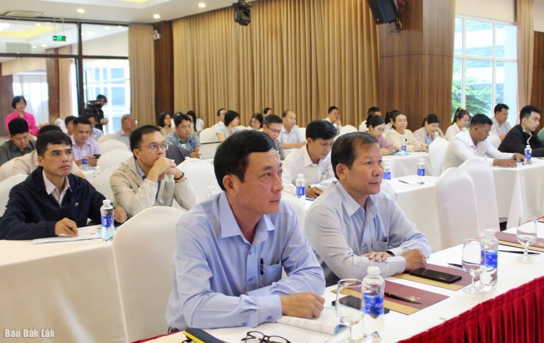 បុគ្គលិកបានចូលរួមវគ្គបណ្តុះបណ្តាលដែលរៀបចំដោយមជ្ឈមណ្ឌលលើកកម្ពស់ឧស្សាហកម្ម និងពាណិជ្ជកម្ម (នាយកដ្ឋានឧស្សាហកម្ម និងពាណិជ្ជកម្ម)។