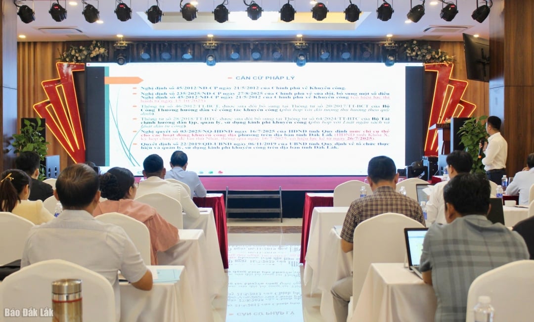 តំណាងមជ្ឈមណ្ឌលលើកកម្ពស់ឧស្សាហកម្ម និងពាណិជ្ជកម្មបានផ្សព្វផ្សាយខ្លឹមសារទាក់ទងនឹងប្រធានបទចំនួនពីរគឺការលើកកម្ពស់ឧស្សាហកម្ម និងការលើកកម្ពស់ពាណិជ្ជកម្ម។