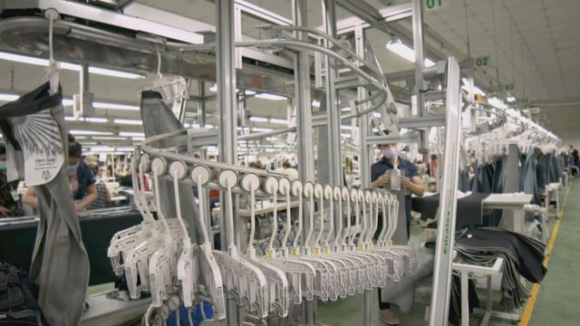 Doanh nghiệp dệt may cần làm gì để thoát khỏi mô hình gia công xuất khẩu? - Ảnh 6.