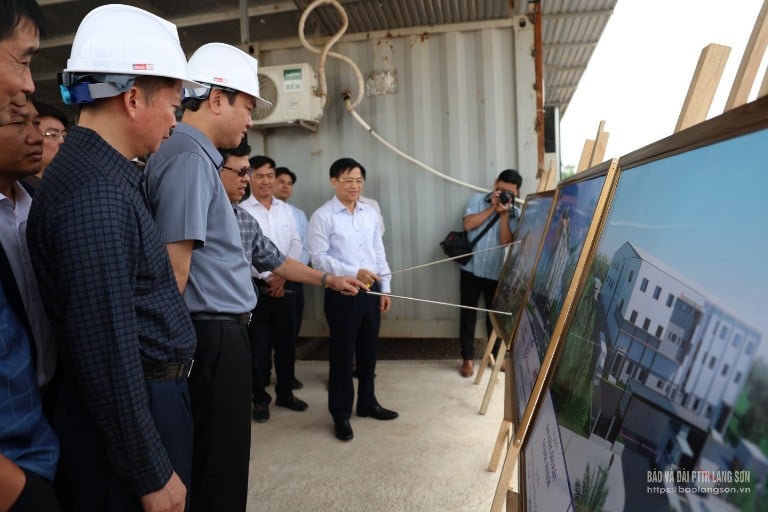 តំណាងវិនិយោគិនរាយការណ៍ជូនថ្នាក់ដឹកនាំខេត្ត អំពីស្ថានភាពអនុវត្តគម្រោង ចង្កោមឧស្សាហកម្ម Ho Son 1