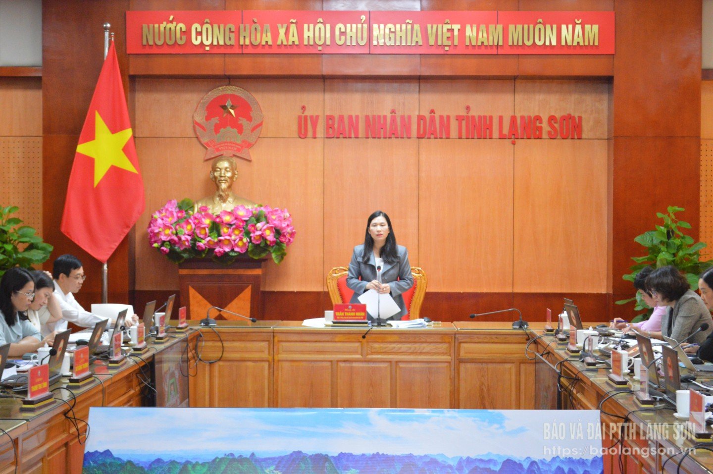 Kamrat Tran Thanh Nhan, medlem av provinsens partikommitté och vice ordförande för provinsens folkkommitté, höll ett avslutande tal vid mötet.