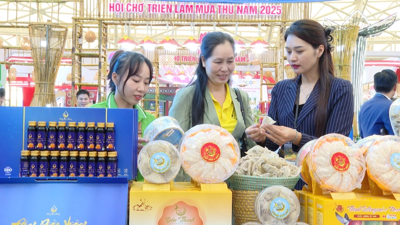 Productos típicos destacados de la provincia de Thanh Hoa en la Feria de Otoño