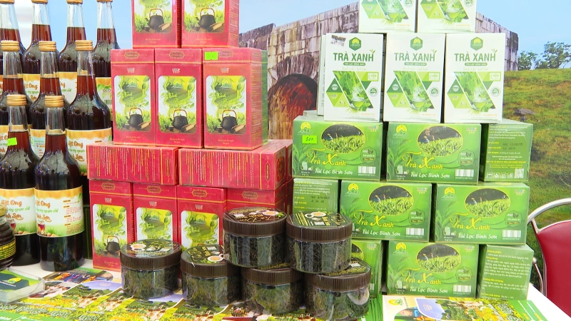 Productos típicos destacados de la provincia de Thanh Hoa en la Feria de Otoño