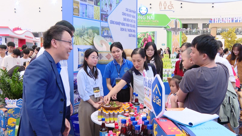 Productos típicos destacados de la provincia de Thanh Hoa en la Feria de Otoño