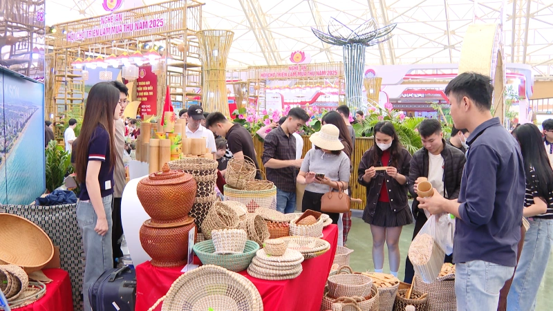 Productos típicos destacados de la provincia de Thanh Hoa en la Feria de Otoño