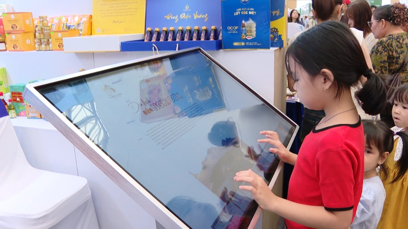 Productos típicos destacados de la provincia de Thanh Hoa en la Feria de Otoño