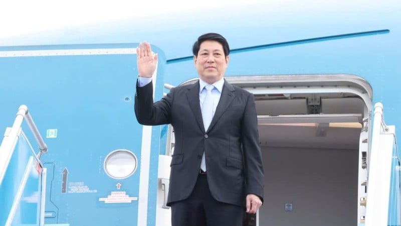 ប្រធានរដ្ឋ Luong Cuong ចាកចេញទៅចូលរួមសប្តាហ៍កំពូល APEC លើកទី៣២ នៅកូរ៉េខាងត្បូង។