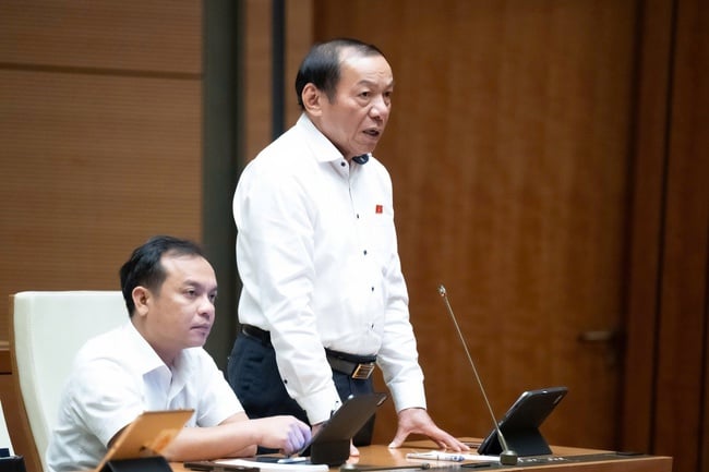 ທ່ານລັດຖະມົນຕີ ຫງວຽນວັນຮຸ່ງ ຖືວ່າ: ວັດທະນະທຳໄດ້ຮັບຜົນກະທົບຢ່າງໃຫຍ່ຫຼວງ ແລະ ຍາມໃດກໍ່ຕິດພັນກັບການພັດທະນາການທ່ອງທ່ຽວ - ຮູບພາບ 2.