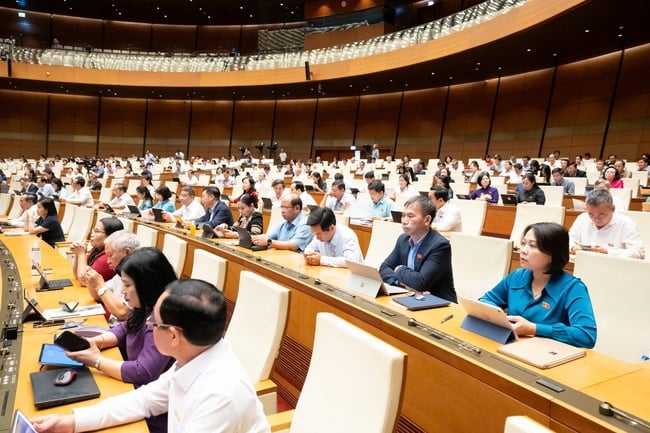 ທ່ານລັດຖະມົນຕີ ຫງວຽນວັນຮຸ່ງ ຖືວ່າ: ວັດທະນະທຳໄດ້ຮັບຜົນກະທົບຢ່າງໃຫຍ່ຫຼວງ ແລະ ຍາມໃດກໍ່ຕິດພັນກັບການພັດທະນາການທ່ອງທ່ຽວ - ຮູບທີ 5.