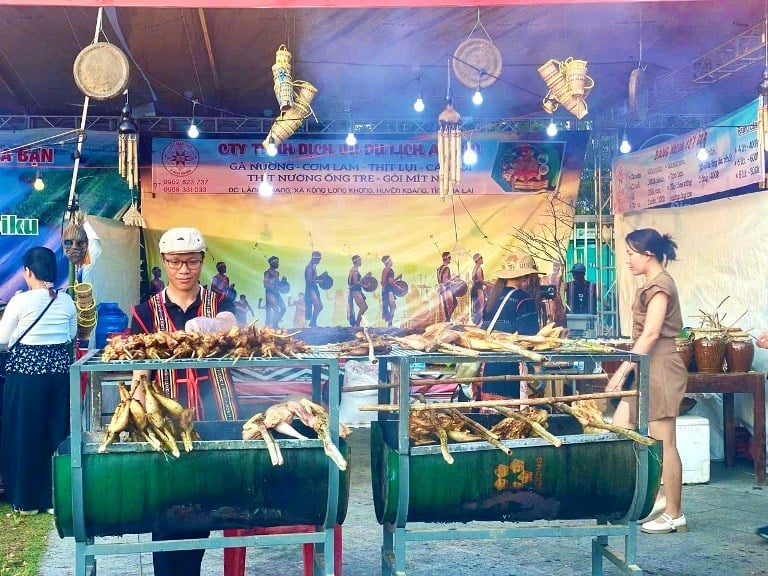 ترویج گردشگری گیا لای از طریق «جشنواره غذاهای خوشمزه پاییزی» - عکس 1