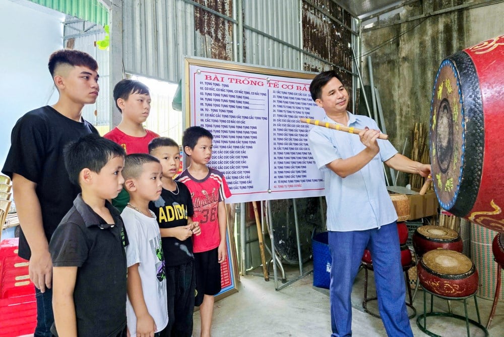 អ្នកដែលបញ្ជូនចង្វាក់