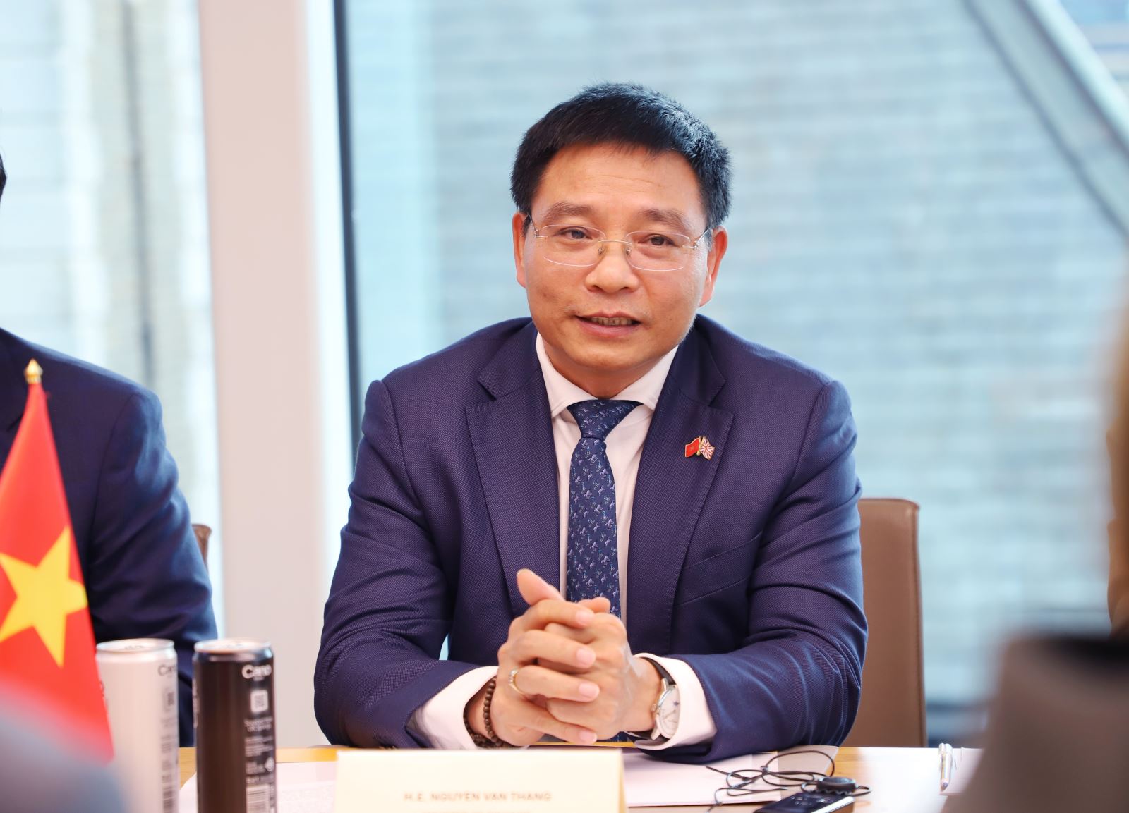 Подпись к фотографии