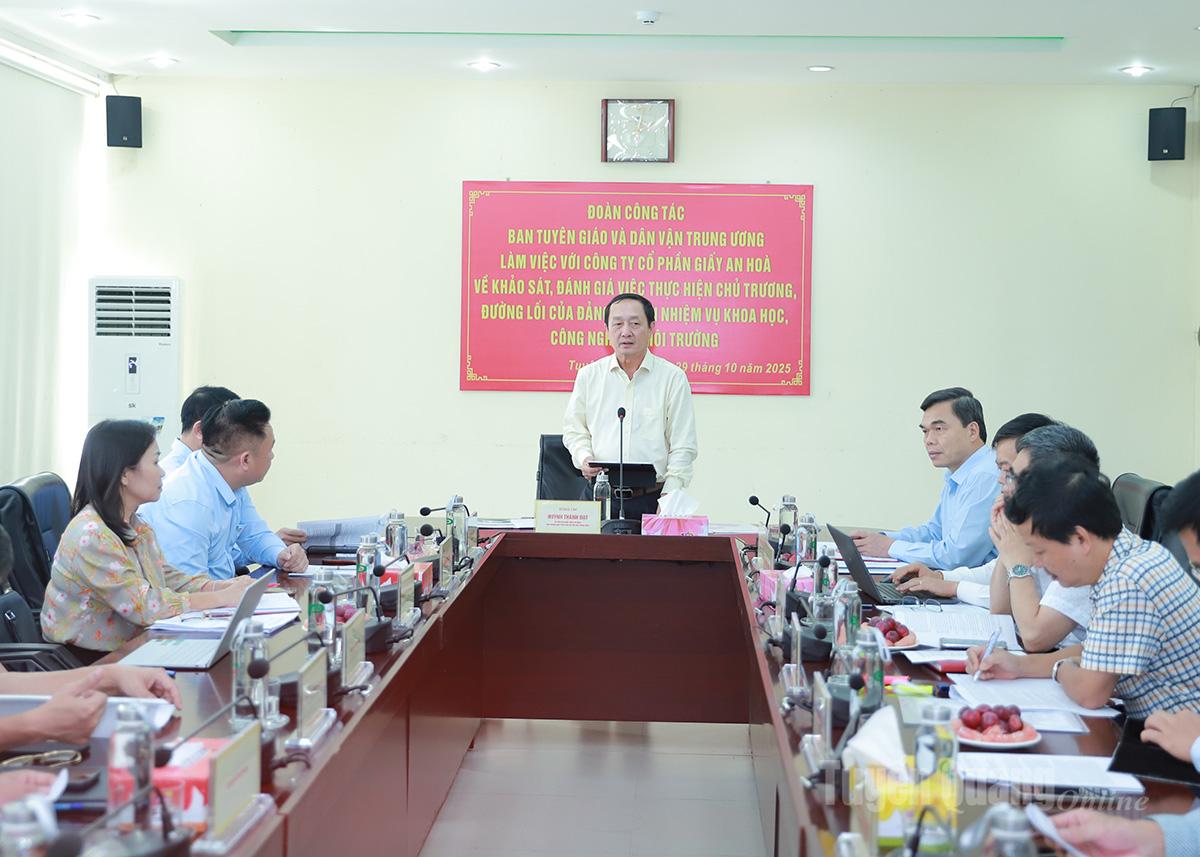 គណៈប្រតិភូបានធ្វើការជាមួយថ្នាក់ដឹកនាំក្រុមហ៊ុន An Hoa Paper Joint Stock Company។