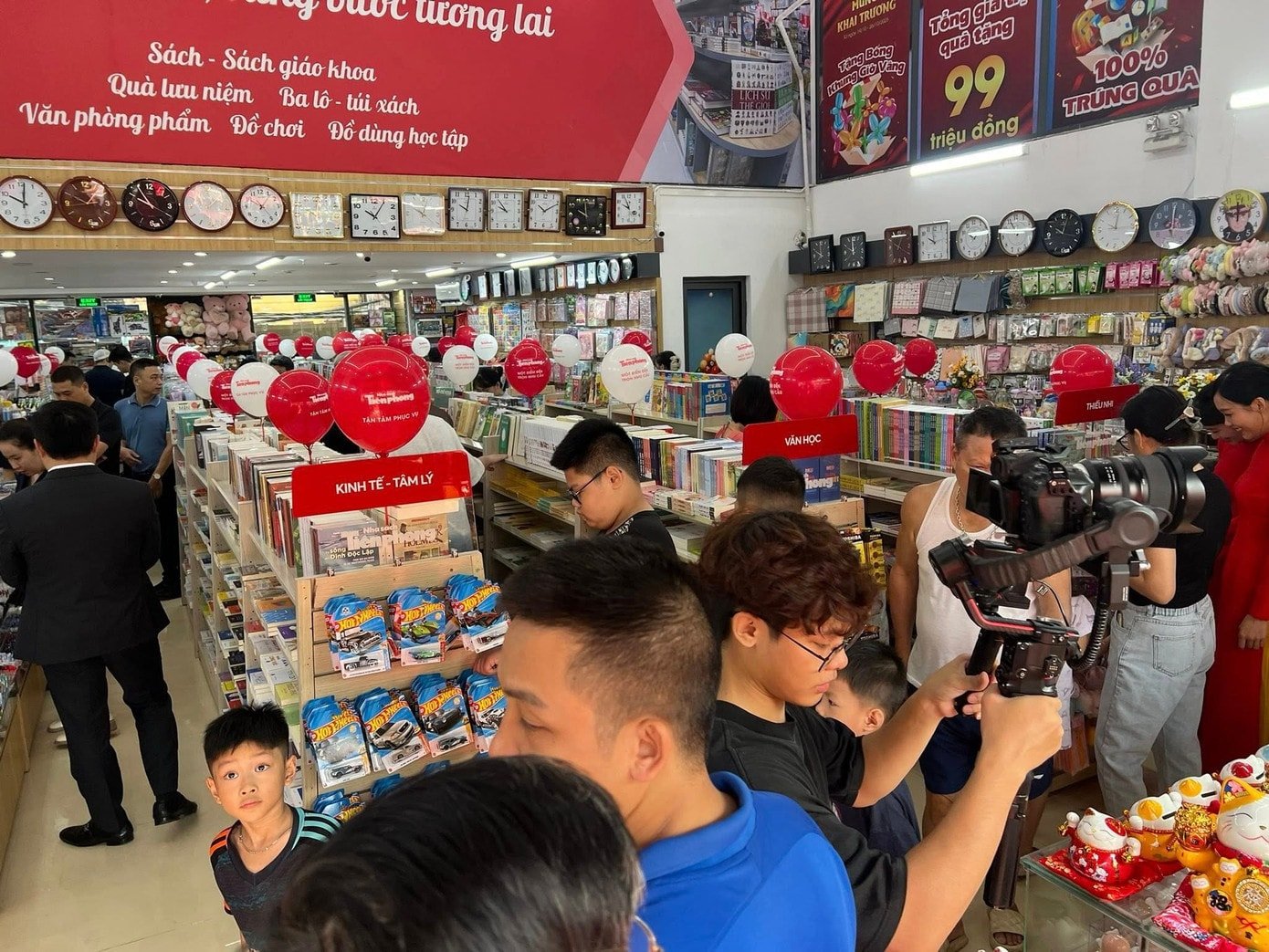 Området for papirvarer og skolemateriell er rikt.