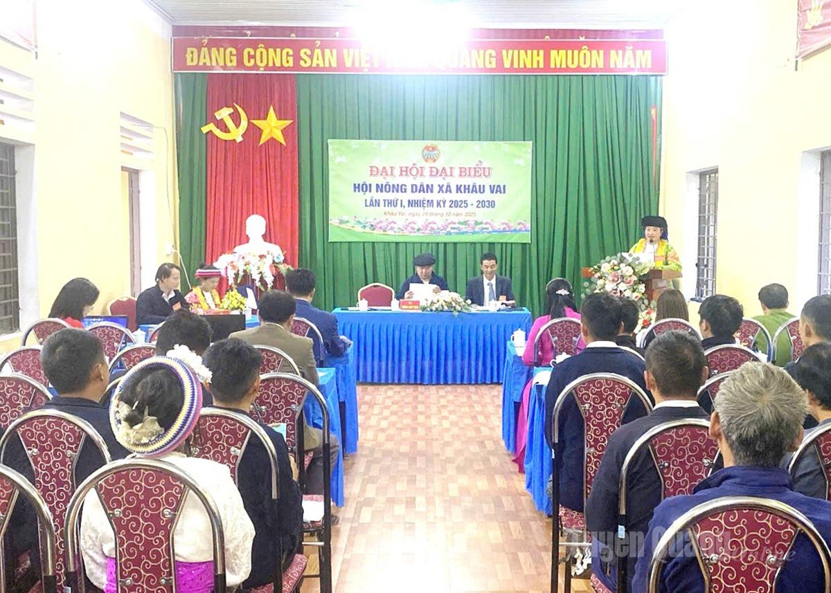 Panorama do 1º Congresso da Associação de Agricultores da comuna de Khau Vai.