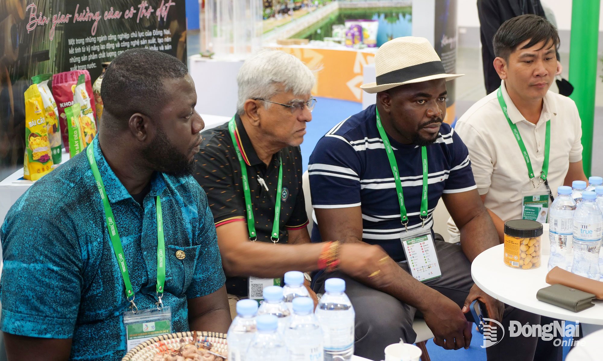 Doanh nghiệp nước ngoài quan tâm đến nông sản Đồng Nai. Ảnh: Xuân Lượng