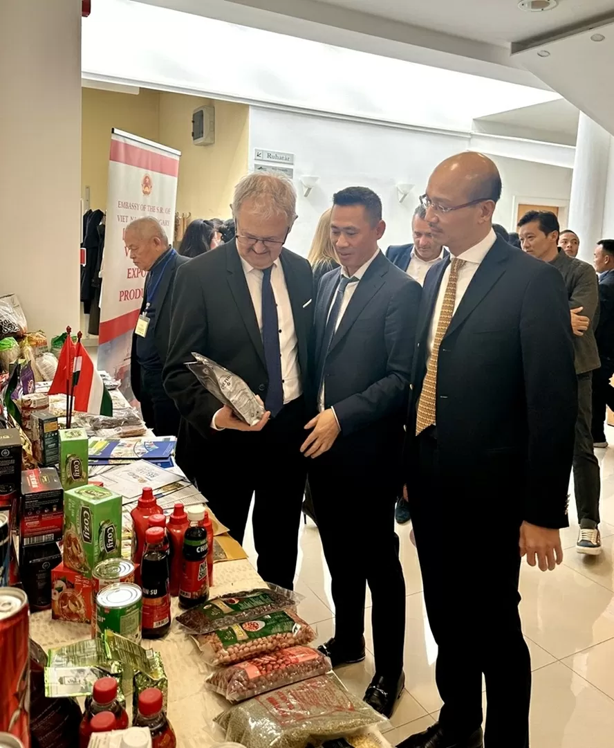 Vietnam-Hungary Trade Promotion Seminar in Szeged: Strongly promoting business cooperation between the two countries Hội thảo xúc tiến thương mại Việt Nam-Hungary tại Szeged: Thúc đẩy mạnh mẽ hợp tác doanh nghiệp hai nước