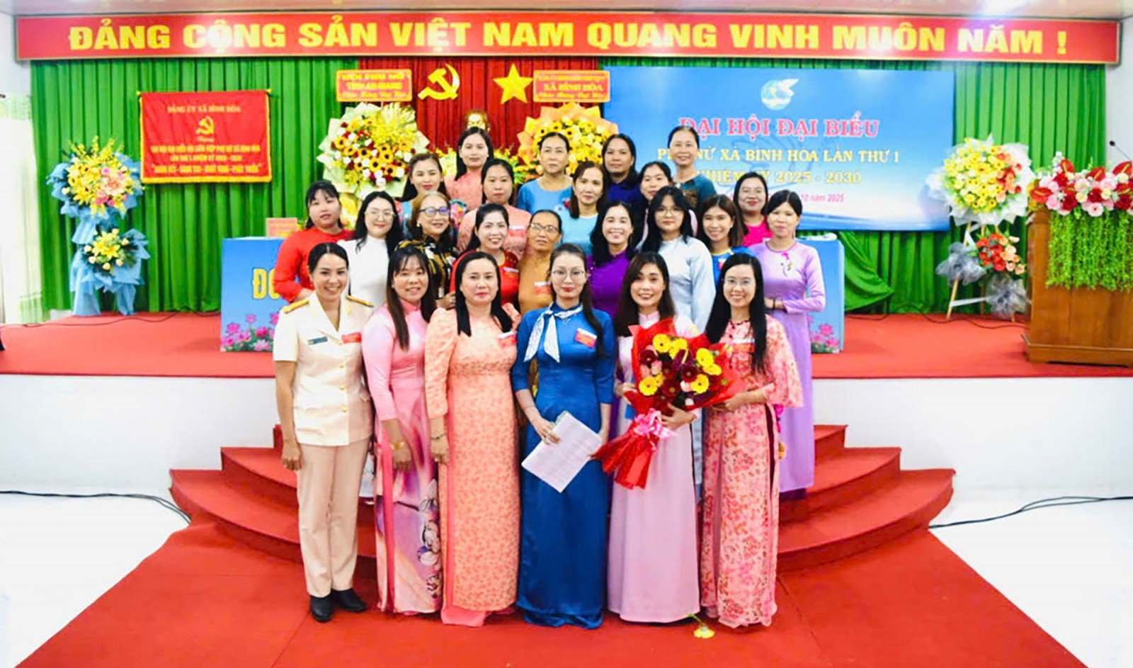 빈호아 사의 여성 연합은 매년 최소 10가구의 여성이 빈곤에서 벗어나거나 빈곤에 처해 있는 상황에서 벗어날 수 있도록 돕기 위해 노력합니다.