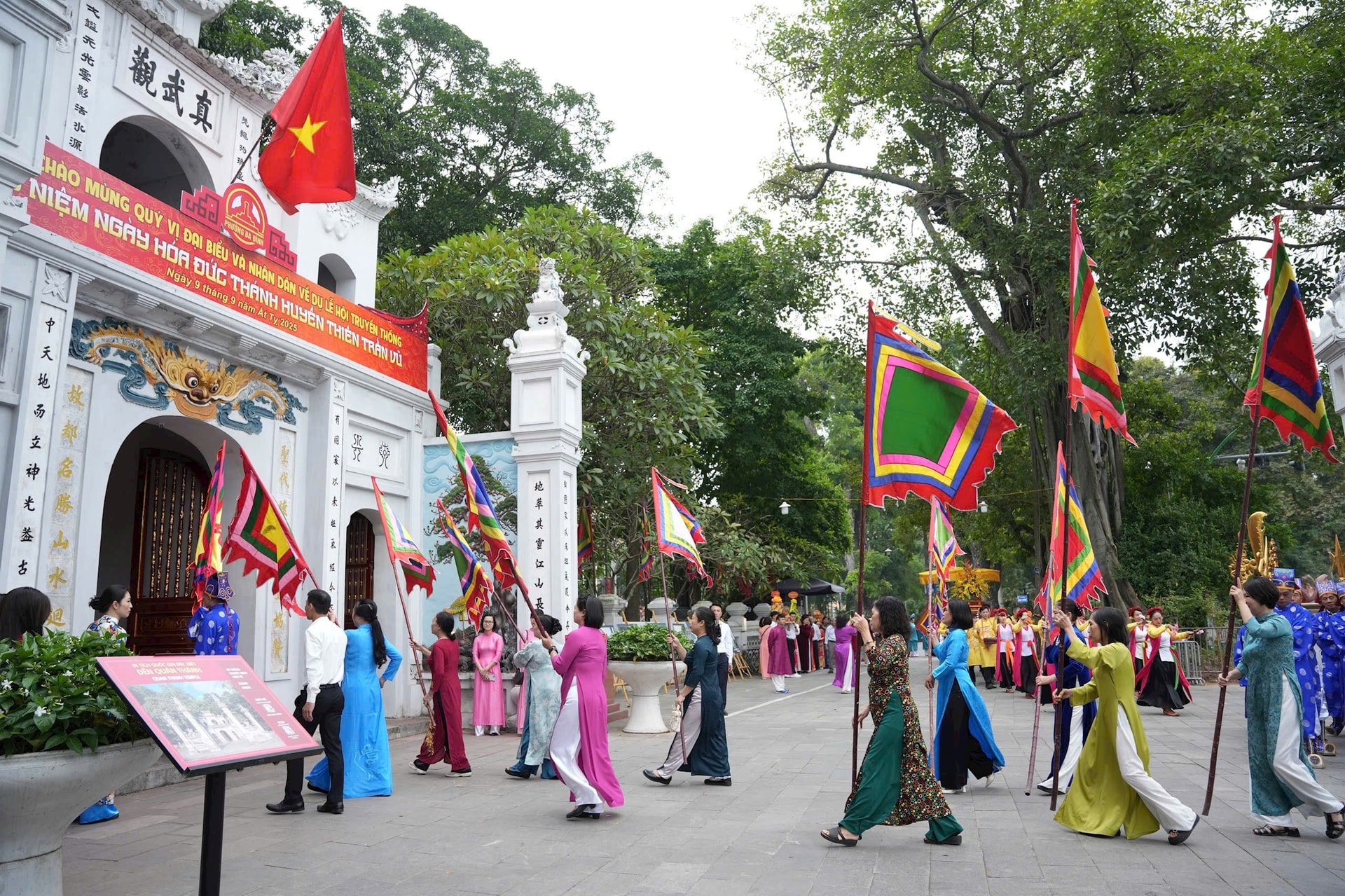 Lễ hội truyền thống tại đền Quán Thánh - Gìn giữ nét văn hóa giữa lòng Hà Nội- Ảnh 1.