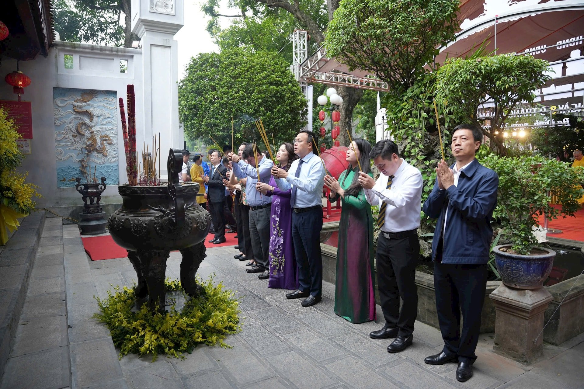 Lễ hội truyền thống tại đền Quán Thánh - Gìn giữ nét văn hóa giữa lòng Hà Nội- Ảnh 3.