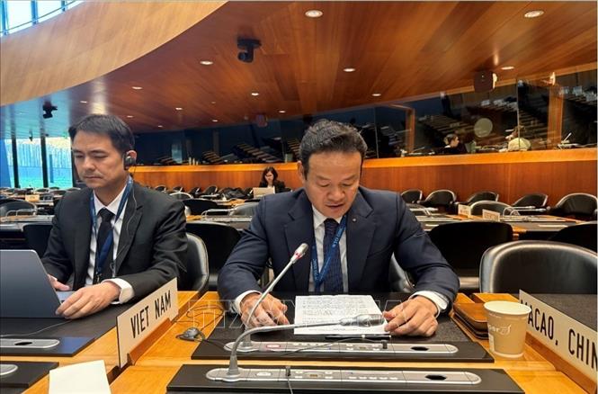 Подпись к фотографии