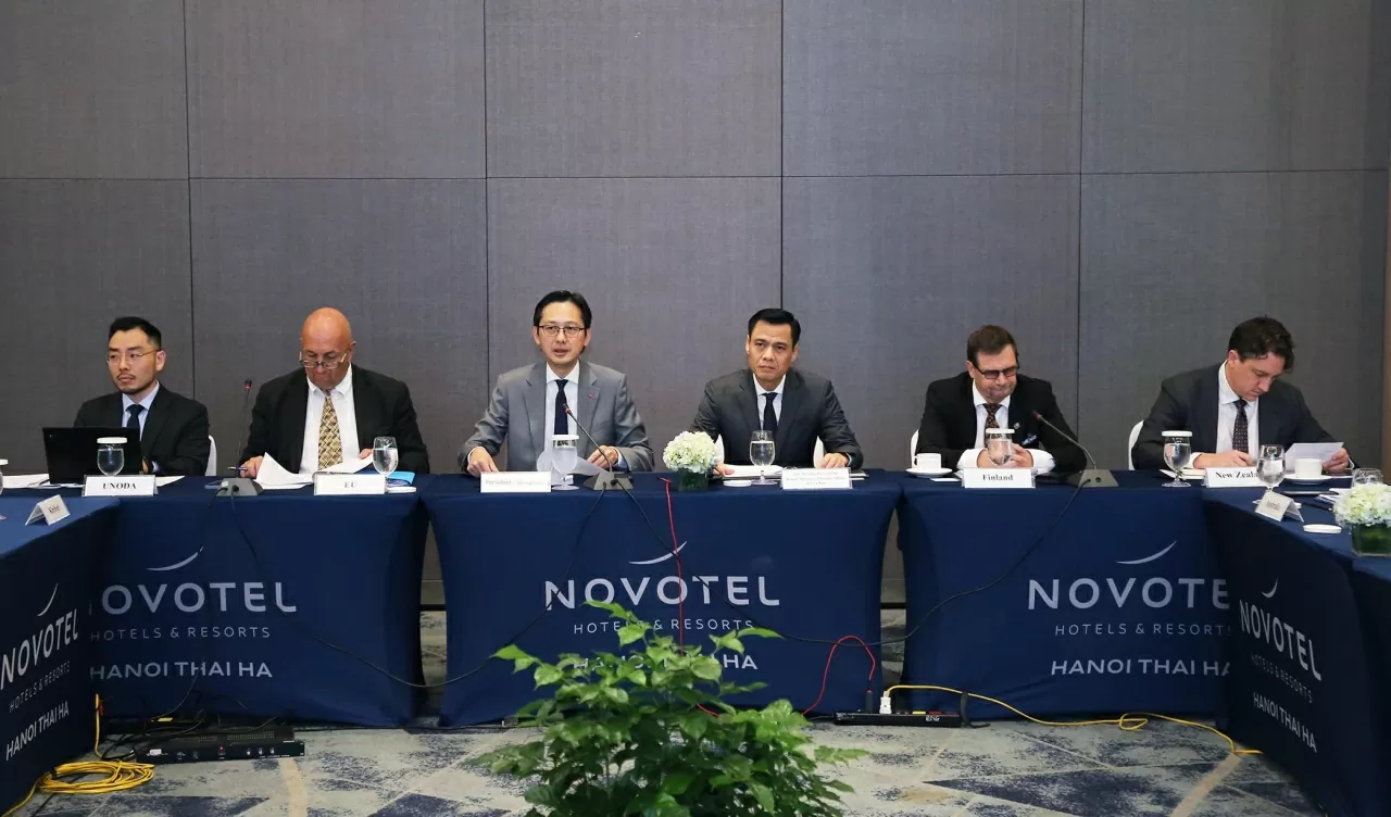 លោកឯកអគ្គរដ្ឋទូត Do Hung Viet ប្រធានគណៈប្រតិភូអចិន្ត្រៃយ៍វៀតណាមប្រចាំនៅអង្គការសហប្រជាជាតិបានធ្វើជាប្រធានសន្និសីទ។ (រូបថត៖ Thanh Long) Đại sứ Đỗ Hùng Việt, Trưởng Phái đoàn Thường trực Việt Nam tại Liên hợp quốc chủ trì Hội nghị. (Ảnh: Thành Long)