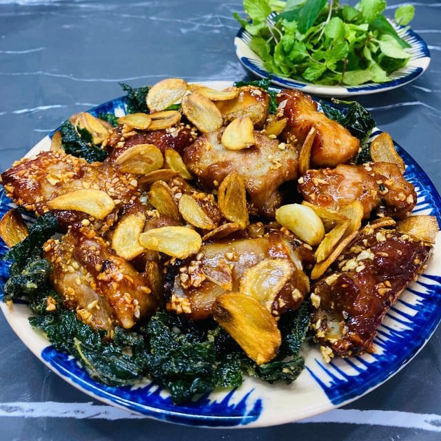 ម្តាយល្អប្រាប់ពីរបៀបធ្វើឆ្អឹងជំនីរឆ្ងាញ់សម្រាប់គ្រួសារទាំងមូលដើម្បីផ្លាស់ប្តូររសជាតិនៅថ្ងៃត្រជាក់ - រូបថត 6 ។ Mẹ đảm mách cách làm sườn giòn ngon cho cả nhà đổi vị ngày trời lạnh - Ảnh 6.