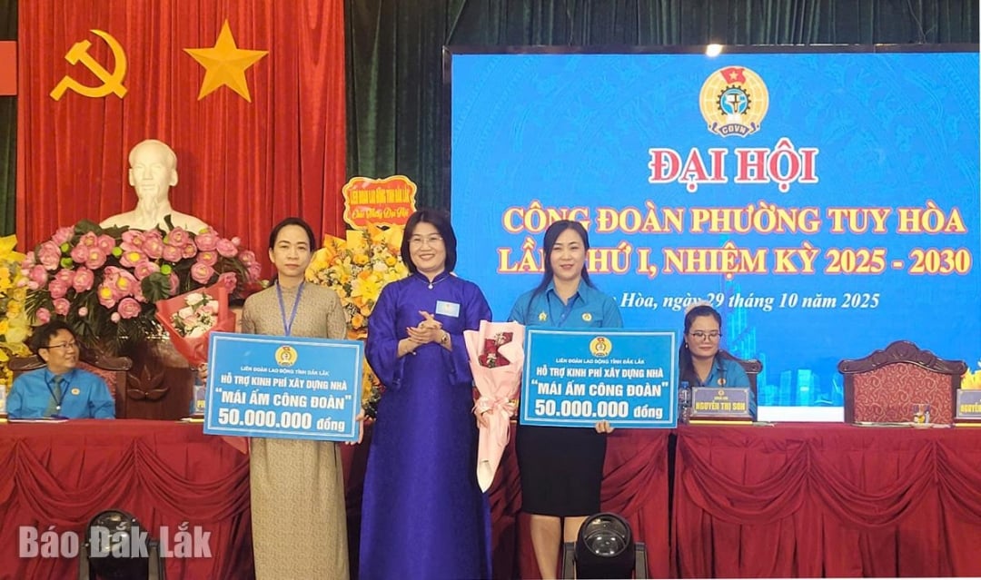 Den provinsiella arbetarförbundet tilldelade två