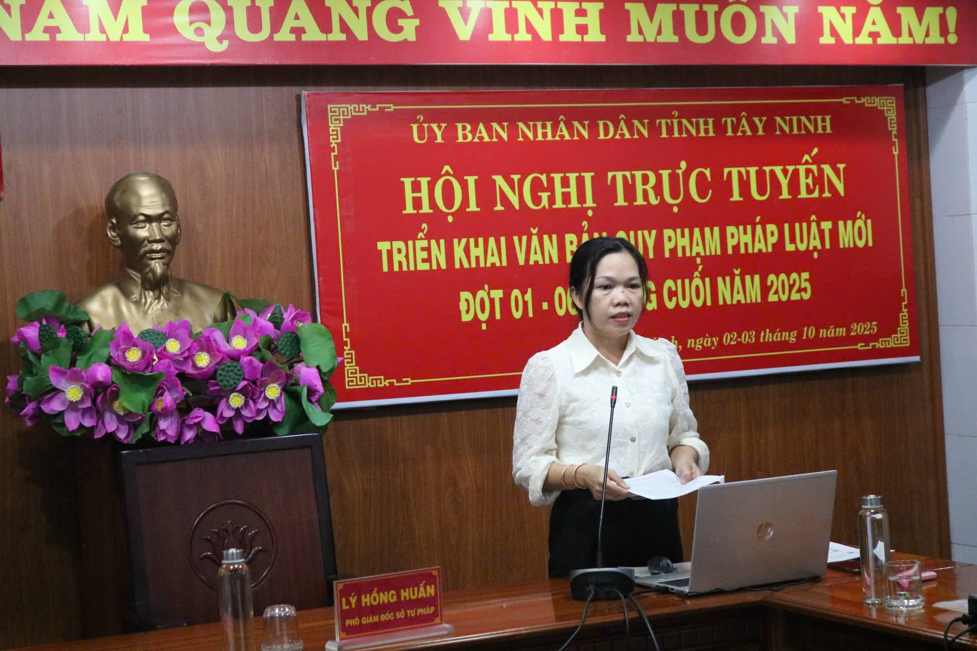 អង់គ្លេស៖ ព័ត៌មាន