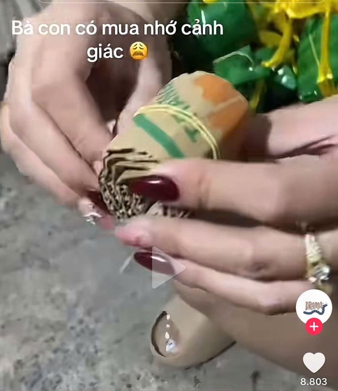 Chủ quán bán nem mô hình ở núi Bà Đen lên clip, cộng đồng mạng "quay xe"- Ảnh 1.