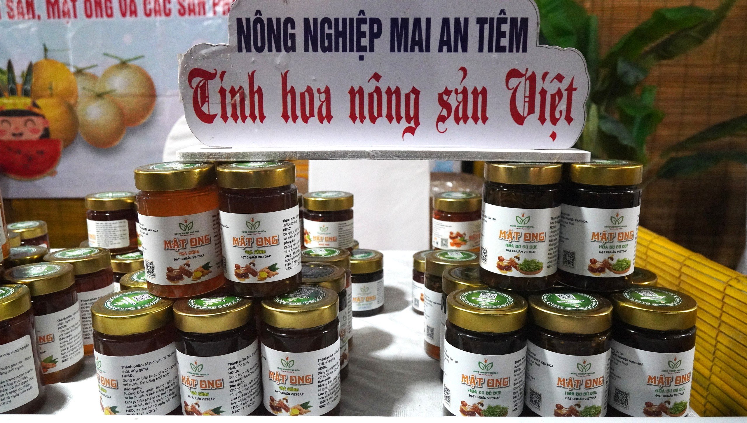 Đặc sản 15 tỉnh, thành phố hội tụ ở xứ Thanh - Ảnh 1.