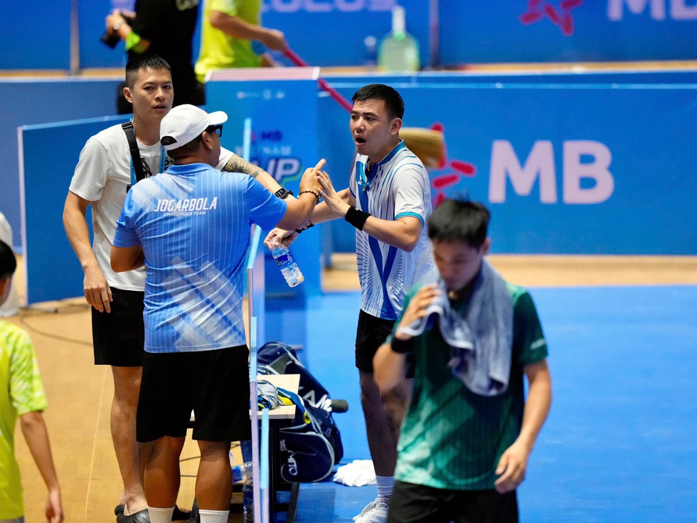 Trương Vinh Hiển ngược dòng đánh bại Lý Hoàng Nam: Nổ ra tranh cãi gay gắt!- Ảnh 5.