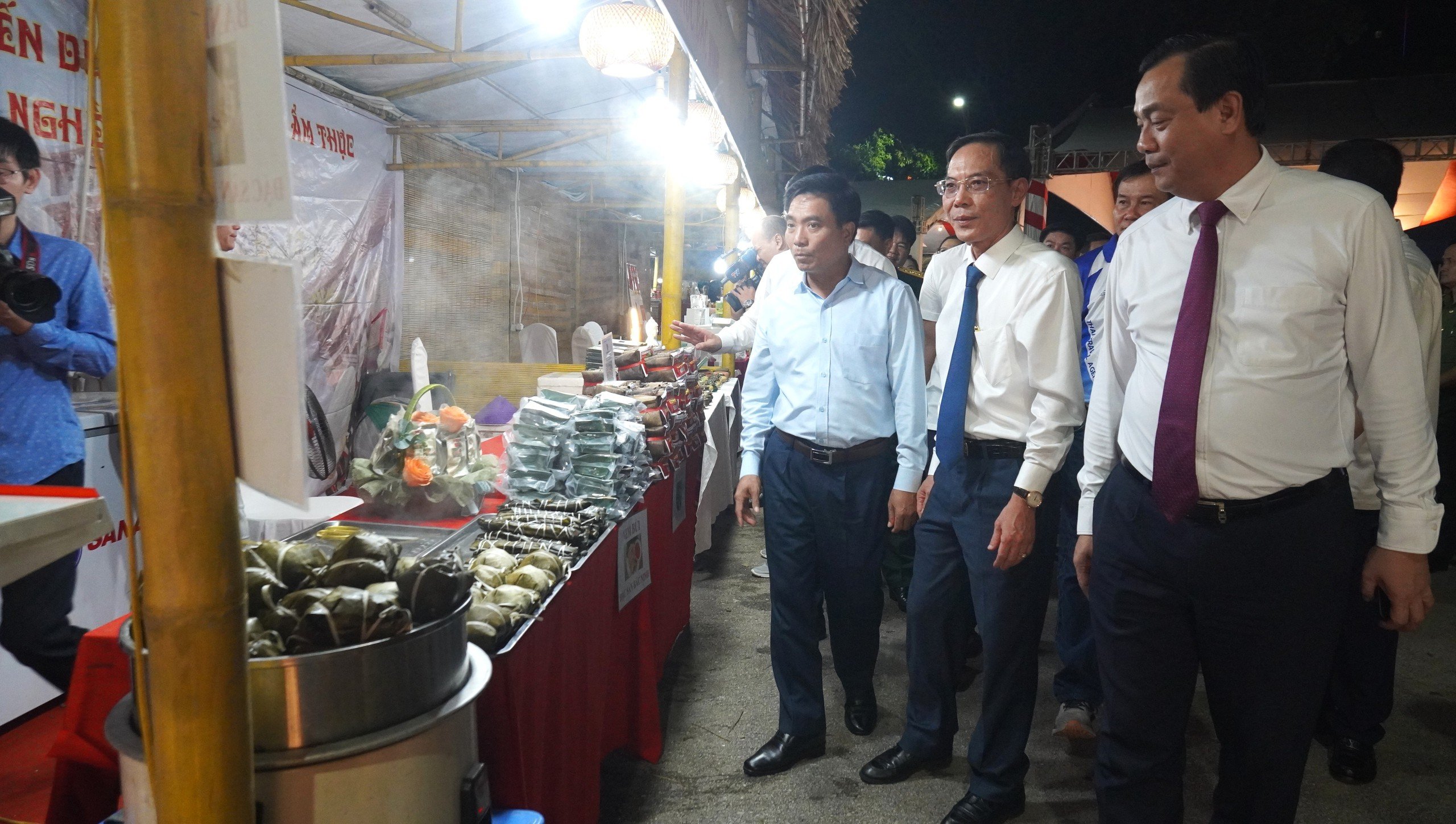 Ẩm thực xứ Thanh: Chơi gì , ăn đâu và khám phá đặc sản nổi bật - Ảnh 4.
