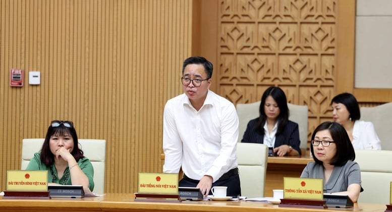 Phó Thủ tướng Lê Thành Long: Cố gắng để việc tuân thủ pháp luật trở thành tự thân- Ảnh 5.