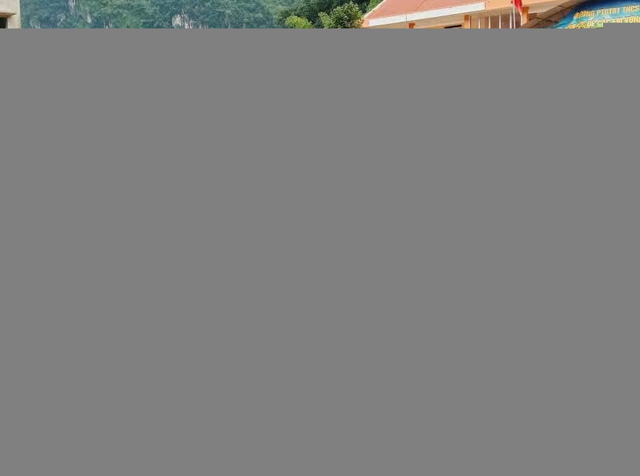 no-luc-dua-hoc-sinh-som-tro-lai-truong-3.jpg