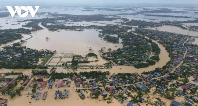 ខ្យល់ព្យុះ​បង្ក​ឱ្យ​មាន​ទឹកជំនន់​ក្នុង​តំបន់​ជា​ច្រើន