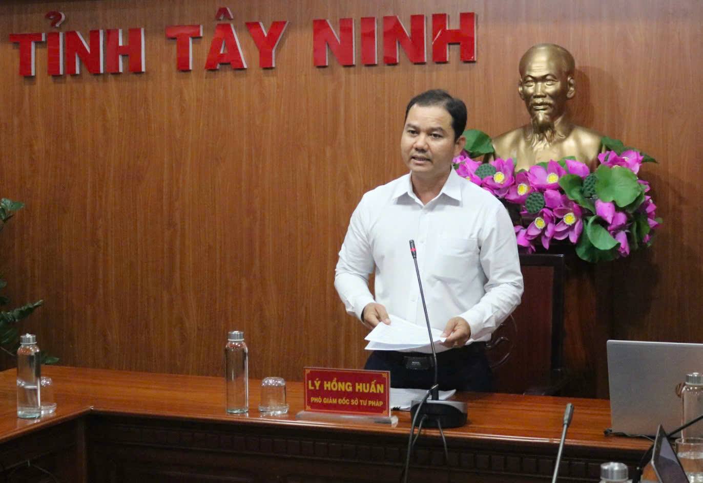 អង់គ្លេស៖ ព័ត៌មាន