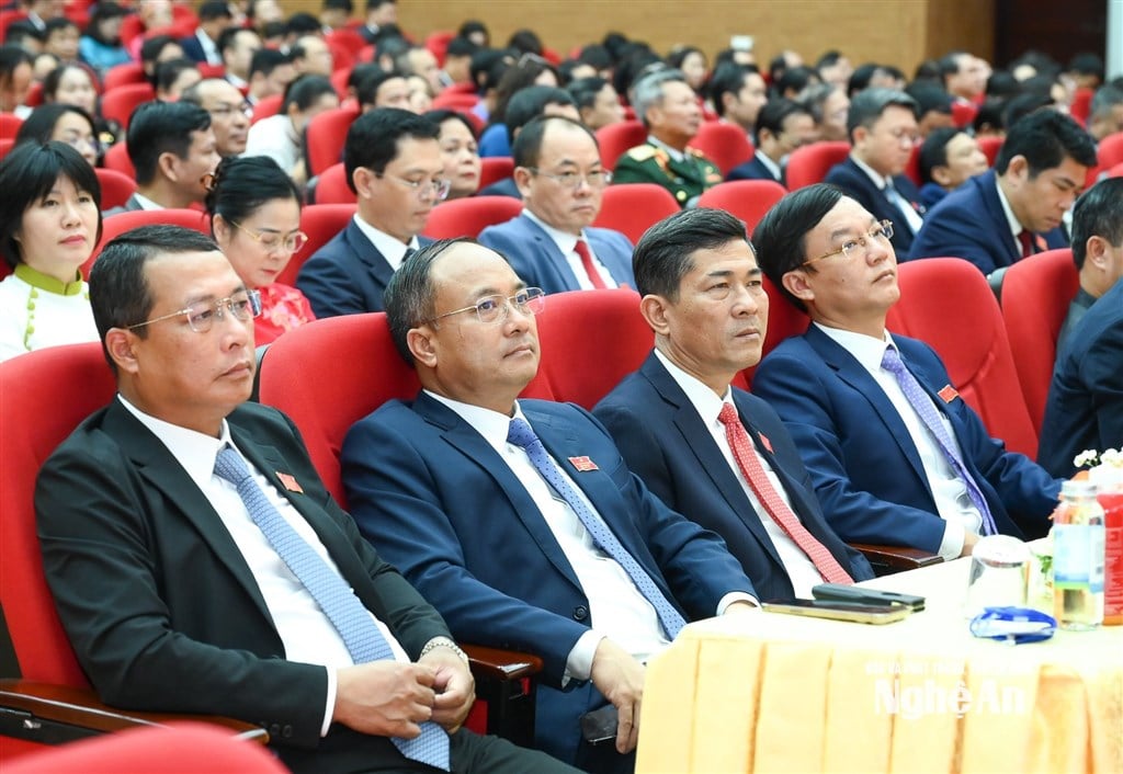 អង់គ្លេស៖ ព័ត៌មាន