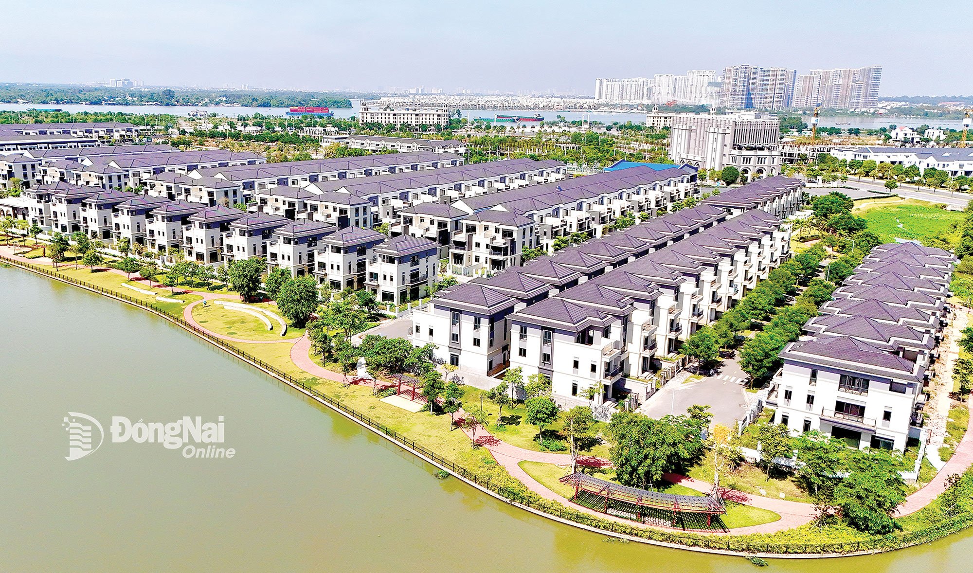 Grünes Immobilienprojekt entlang des Flusses im Bezirk Long Hung, Provinz Dong Nai. Foto: Hoang Loc