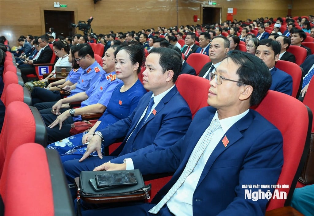 អង់គ្លេស៖ ព័ត៌មាន