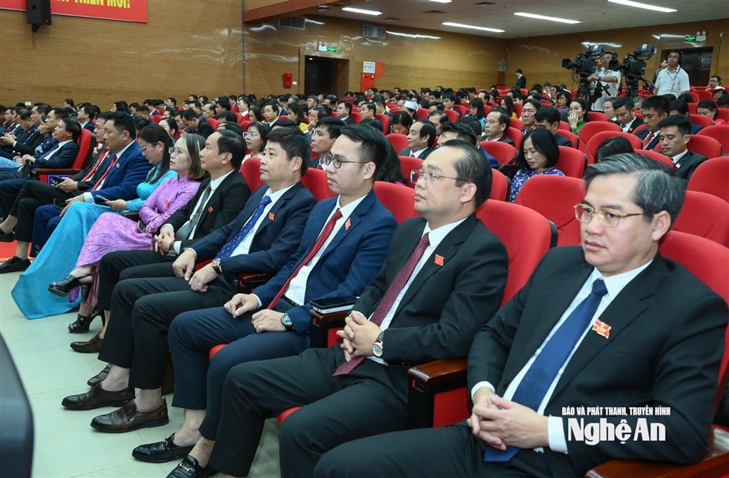 អង់គ្លេស៖ ព័ត៌មាន