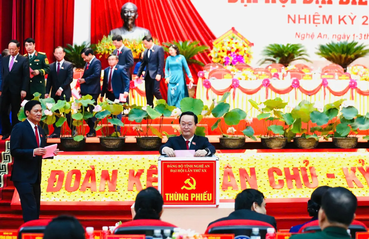 Bế mạc Đại hội đại biểu tỉnh Nghệ An lần thứ XX - Ảnh 1.