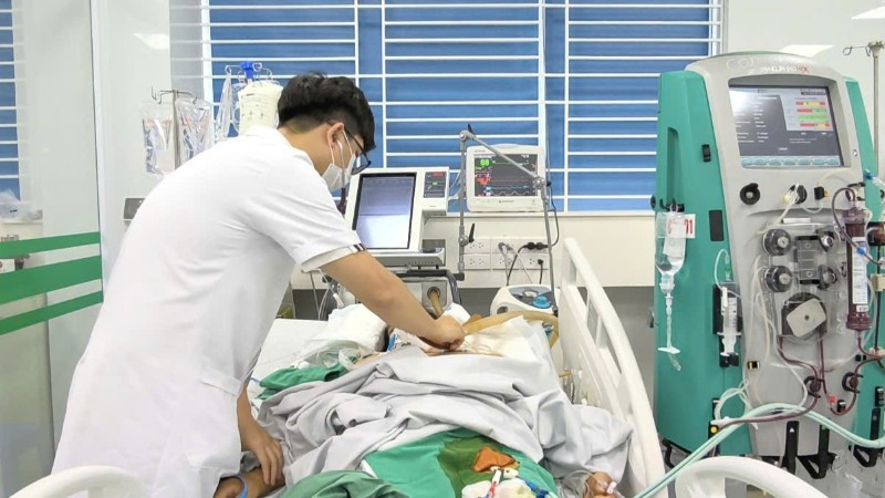 The patient is being treated at the Central Hospital for Tropical Diseases.